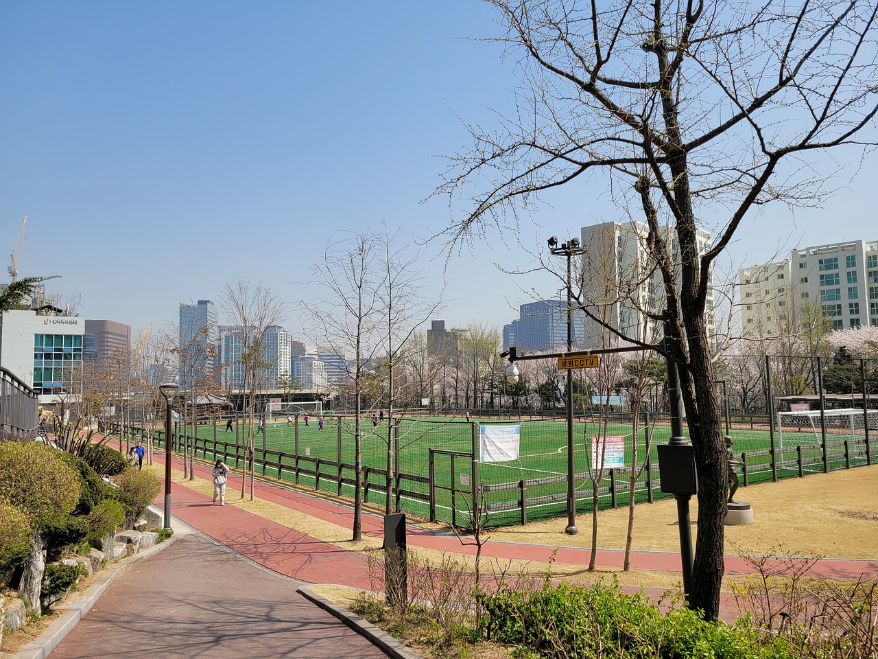 与奥格斯堡